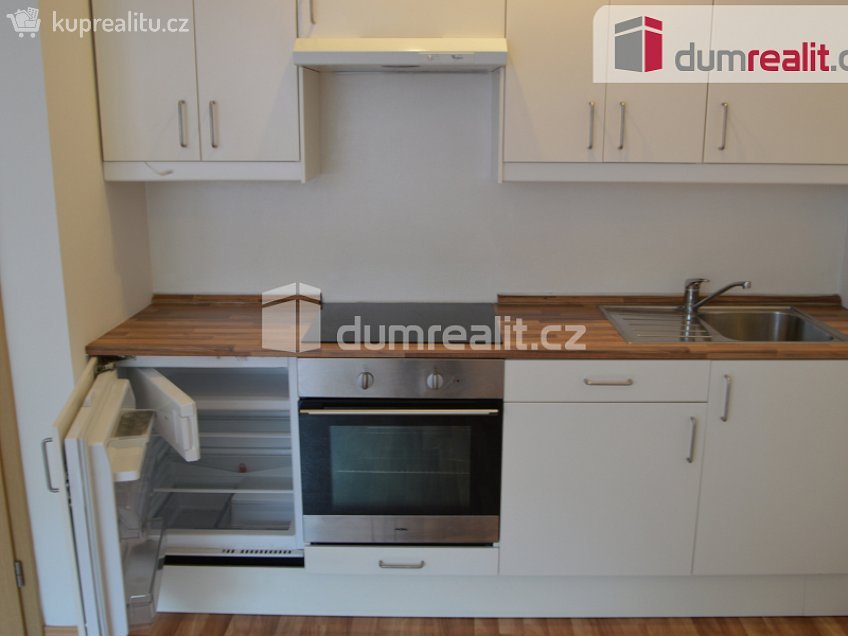 Pronájem bytu 1+kk 39 m^2 Vorařská, Praha 12 