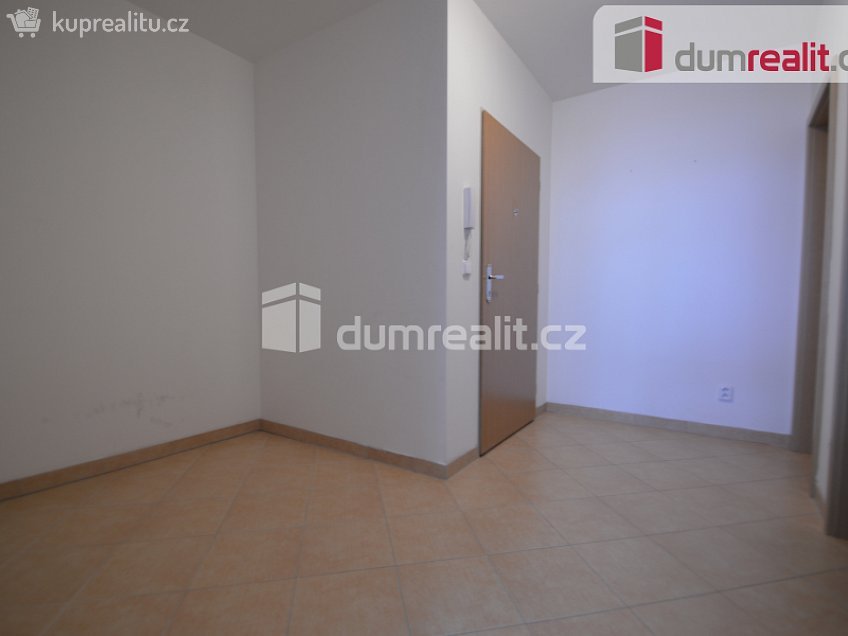 Pronájem bytu 1+kk 39 m^2 Vorařská, Praha 12 