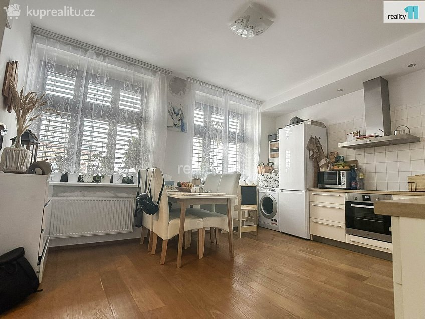 Pronájem bytu 2+1 55 m^2 Nerudova, Holešov 