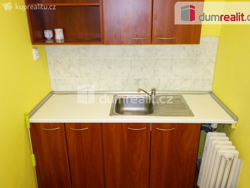 Pronájem  obchodních prostor 15 m^2 náměstí T. G. Masaryka, Břeclav 