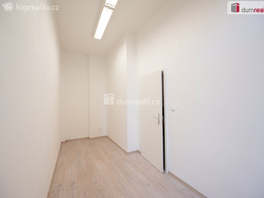 Pronájem  kanceláře 10 m^2 Karla IV., České Budějovice 