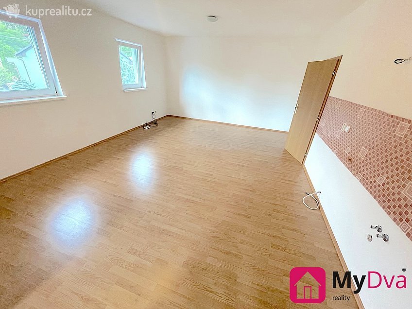 Pronájem bytu 3+kk 60 m^2 Sklepní, Hrušovany nad Jevišovkou 