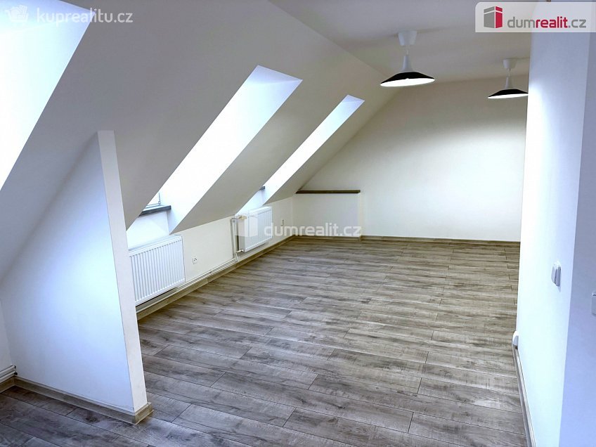 Prodej bytu 4+1 119 m^2 Kolmá, Karlovy Vary 