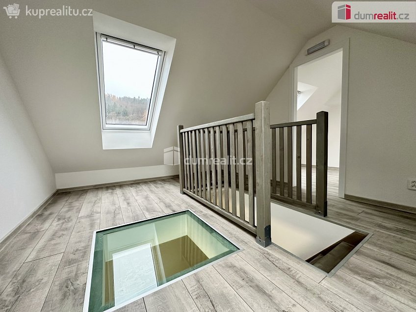 Prodej bytu 4+1 119 m^2 Kolmá, Karlovy Vary 