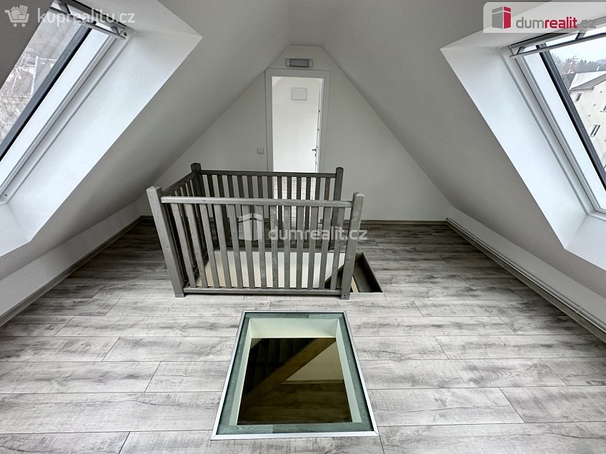 Prodej bytu 4+1 119 m^2 Kolmá, Karlovy Vary 