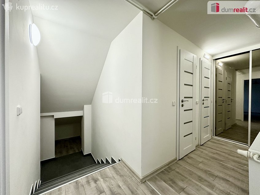 Prodej bytu 4+1 119 m^2 Kolmá, Karlovy Vary 