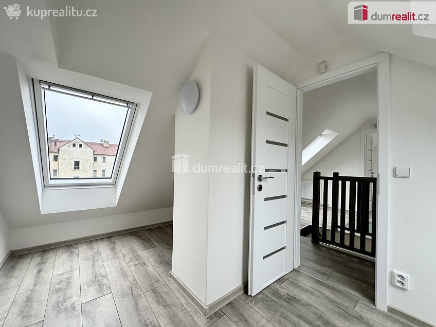 Prodej bytu 4+1 119 m^2 Kolmá, Karlovy Vary 