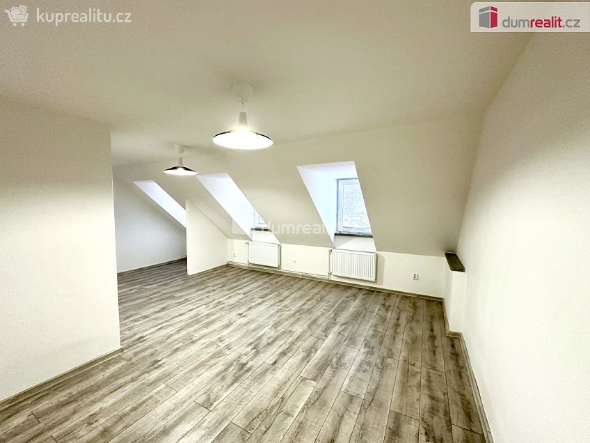 Prodej bytu 4+1 119 m^2 Kolmá, Karlovy Vary 