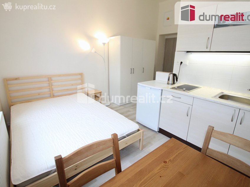 Pronájem bytu 1+kk 20 m^2 Ke Koulce, Praha 5 