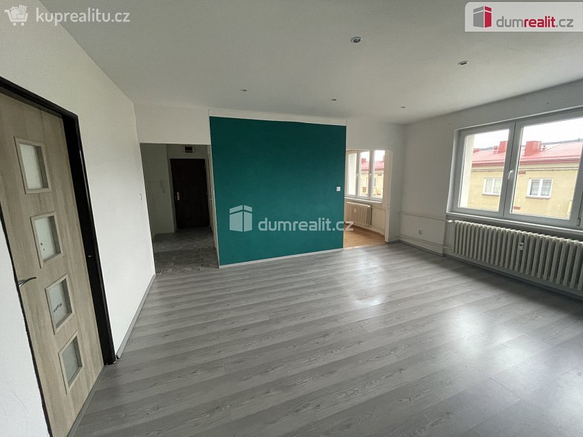 Pronájem bytu 3+1 78 m^2 Jana Šťastného, Mníšek pod Brdy 