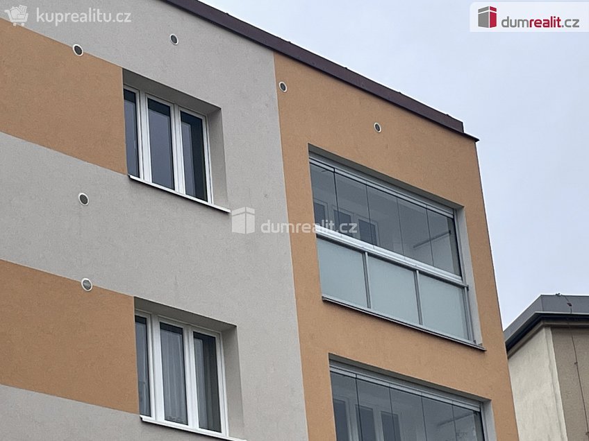 Pronájem bytu 3+1 78 m^2 Jana Šťastného, Mníšek pod Brdy 