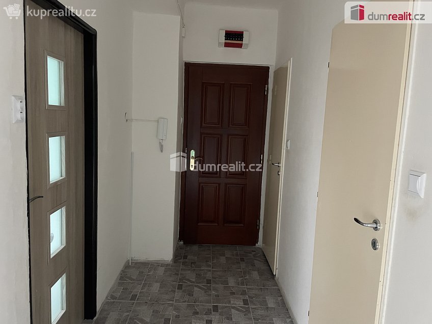 Pronájem bytu 3+1 78 m^2 Jana Šťastného, Mníšek pod Brdy 