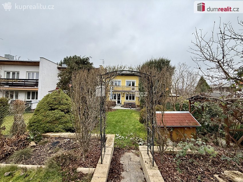 Prodej  rodinného domu 290 m^2 Ladova, Mariánské Lázně 