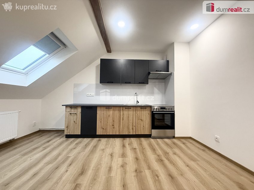 Pronájem bytu 4+1 128 m^2 Zahradní, Ústí nad Labem 