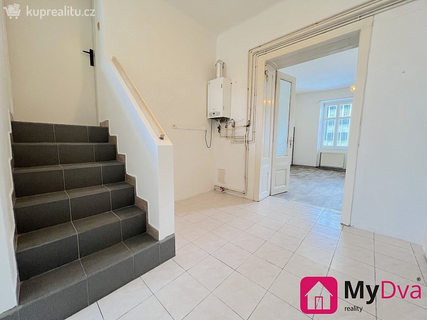 Pronájem bytu 2+1 95 m^2 Dvořákova, Znojmo 