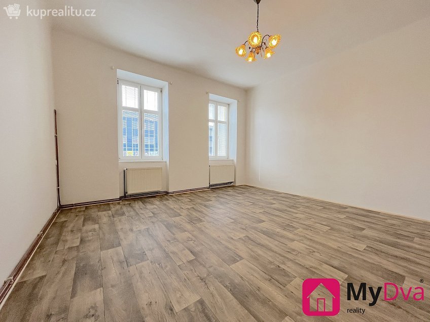 Pronájem bytu 2+1 95 m^2 Dvořákova, Znojmo 