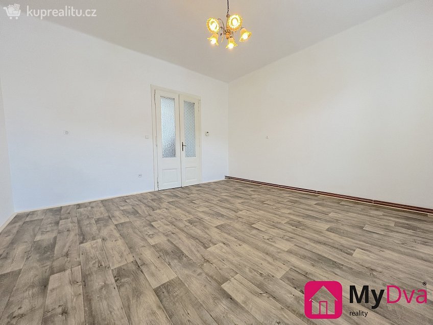 Pronájem bytu 2+1 95 m^2 Dvořákova, Znojmo 