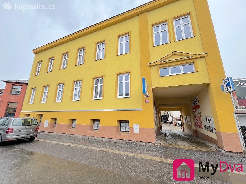 Pronájem bytu 2+1 95 m^2 Dvořákova, Znojmo 