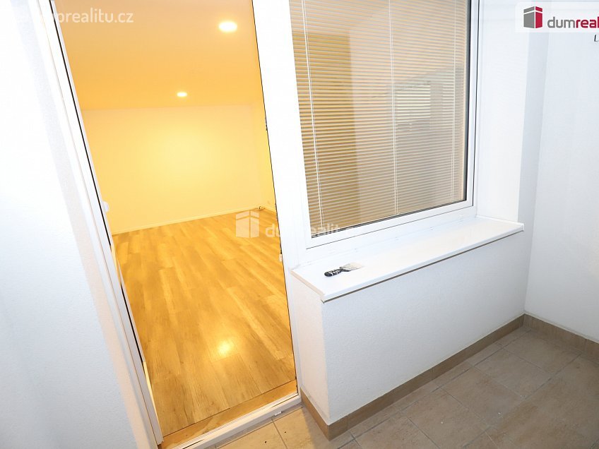 Pronájem bytu 2+kk 56 m^2 Vrchlického, Karlovy Vary 