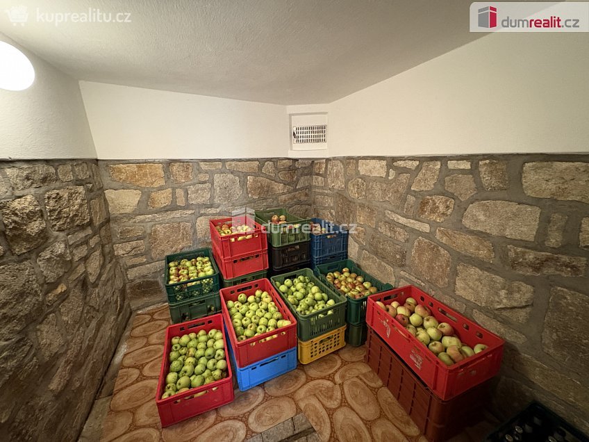 Prodej  rodinného domu 140 m^2 Klostermannova, Štěkeň 