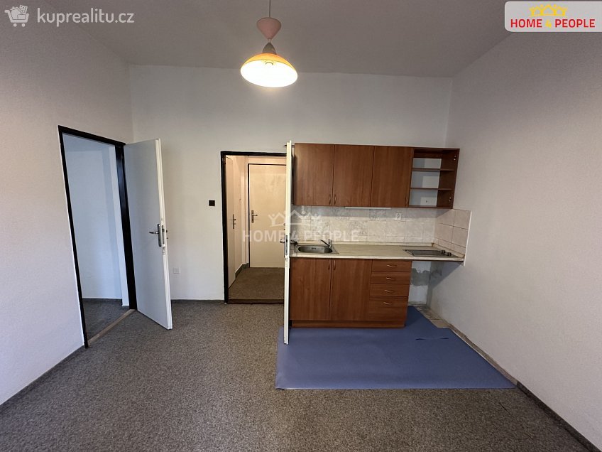 Pronájem bytu 1+1 37 m^2 Přístavní, Praha 7 