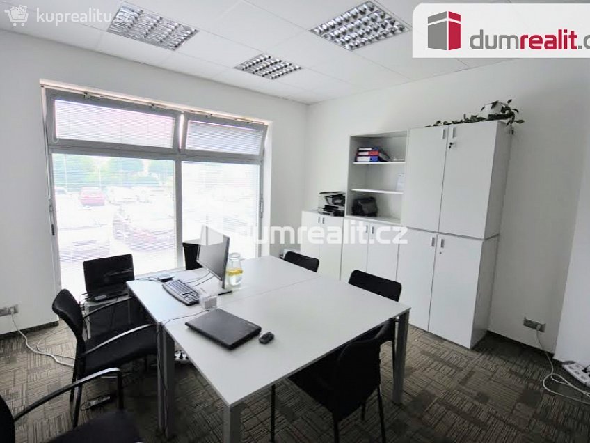 Pronájem  kanceláře 27 m^2 Stojanova, Uherské Hradiště 