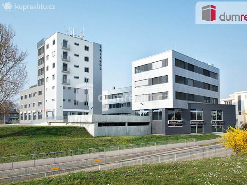 Pronájem  kanceláře 27 m^2 Stojanova, Uherské Hradiště 