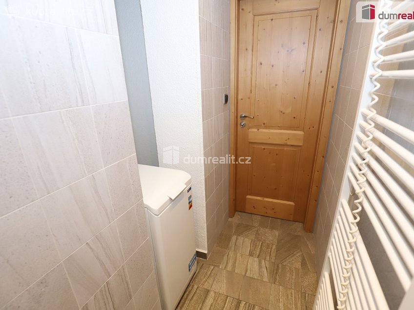 Pronájem bytu 3+1 52 m^2 Hradební, Cheb 