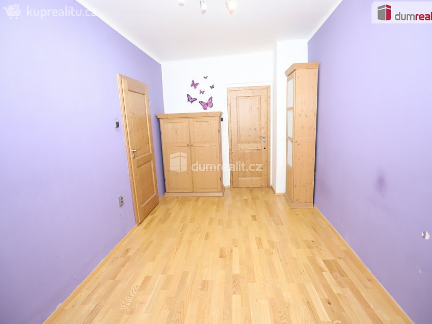 Pronájem bytu 3+1 52 m^2 Hradební, Cheb 