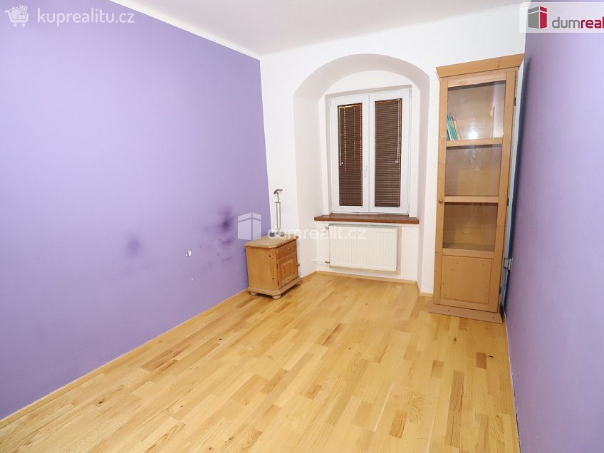 Pronájem bytu 3+1 52 m^2 Hradební, Cheb 