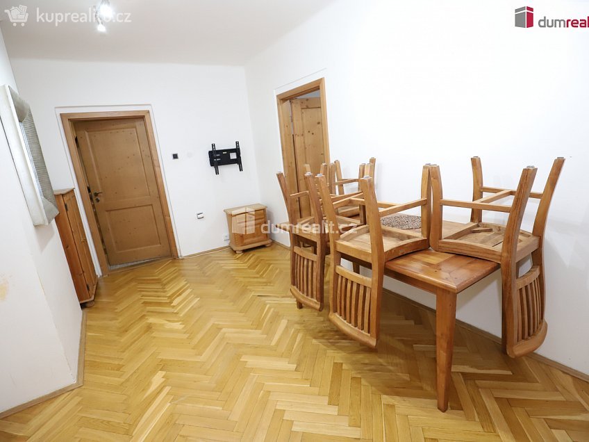 Pronájem bytu 3+1 52 m^2 Hradební, Cheb 