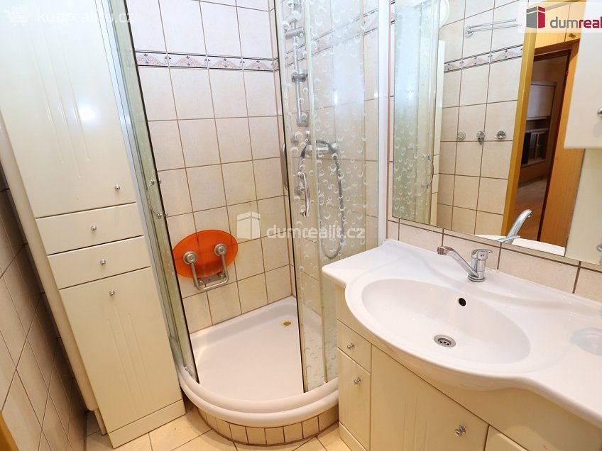 Pronájem bytu 3+1 66 m^2 Libušina, Mariánské Lázně 