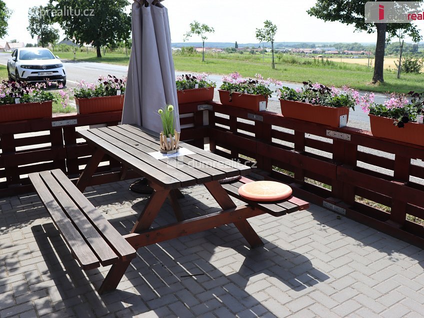 Prodej  garáže 165 m^2 U Venuše, Horní Věstonice 