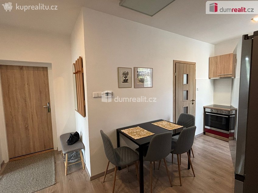 Prodej bytu 2+1 44 m^2 Josefa Černíka, Luhačovice 