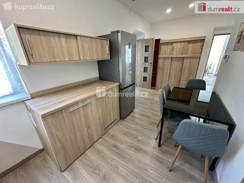 Prodej bytu 2+1 44 m^2 Josefa Černíka, Luhačovice 