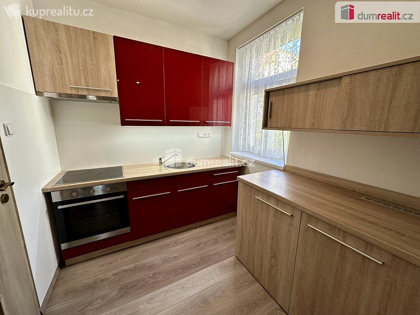 Prodej bytu 2+1 44 m^2 Josefa Černíka, Luhačovice 