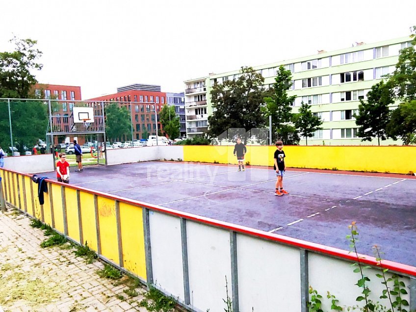 Pronájem bytu 3+kk 47 m^2 Nekvasilova, Praha 8 