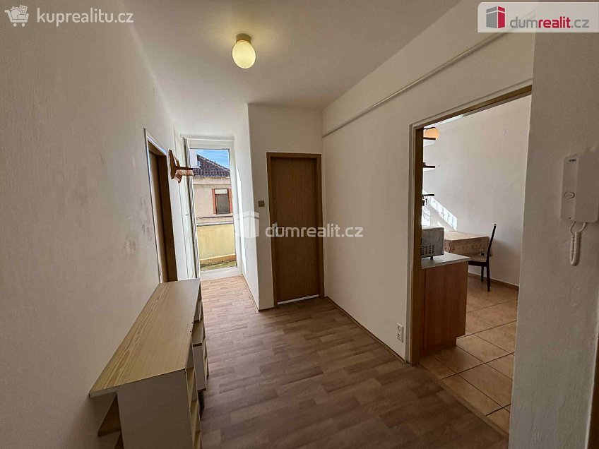 Pronájem bytu 2+1 63 m^2 Masarykova, Luhačovice 