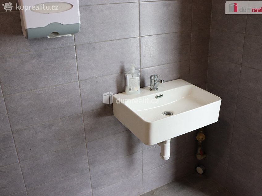 Pronájem  kanceláře 488 m^2 Libušina, Olomouc 