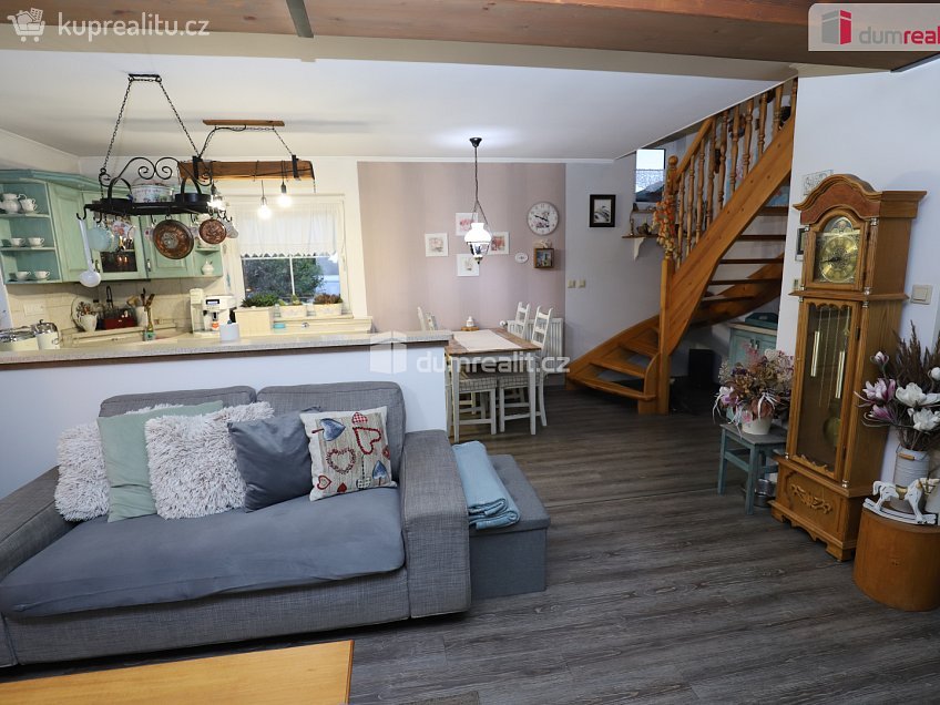 Prodej  rodinného domu 150 m^2 Zlatá, Cheb 