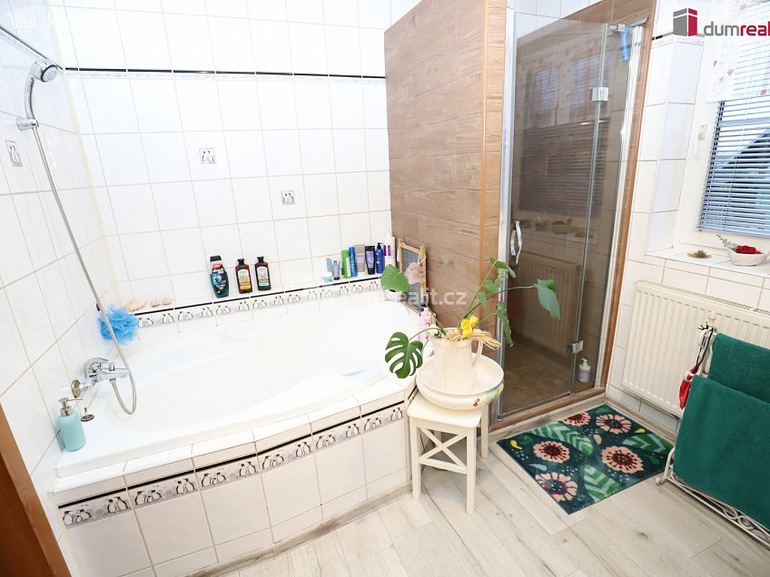 Prodej  rodinného domu 150 m^2 Zlatá, Cheb 