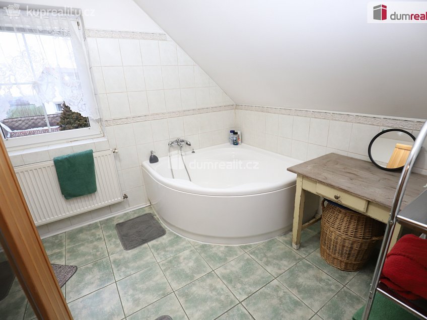 Prodej  rodinného domu 150 m^2 Zlatá, Cheb 