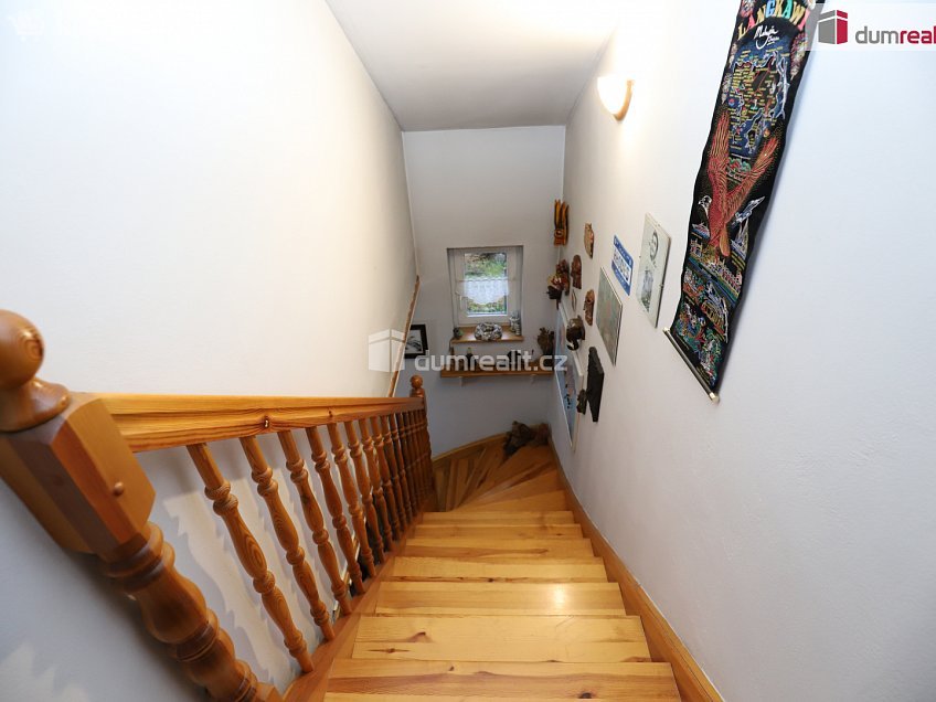 Prodej  rodinného domu 150 m^2 Zlatá, Cheb 