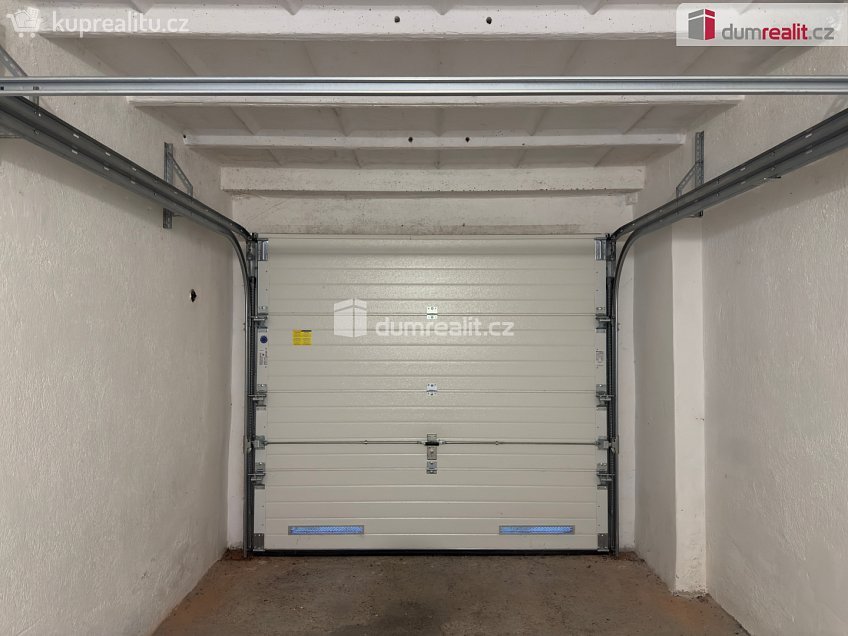Prodej  garáže 18 m^2 Litevská, Kladno 