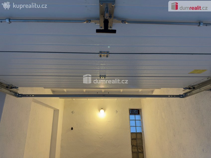 Prodej  garáže 18 m^2 Litevská, Kladno 