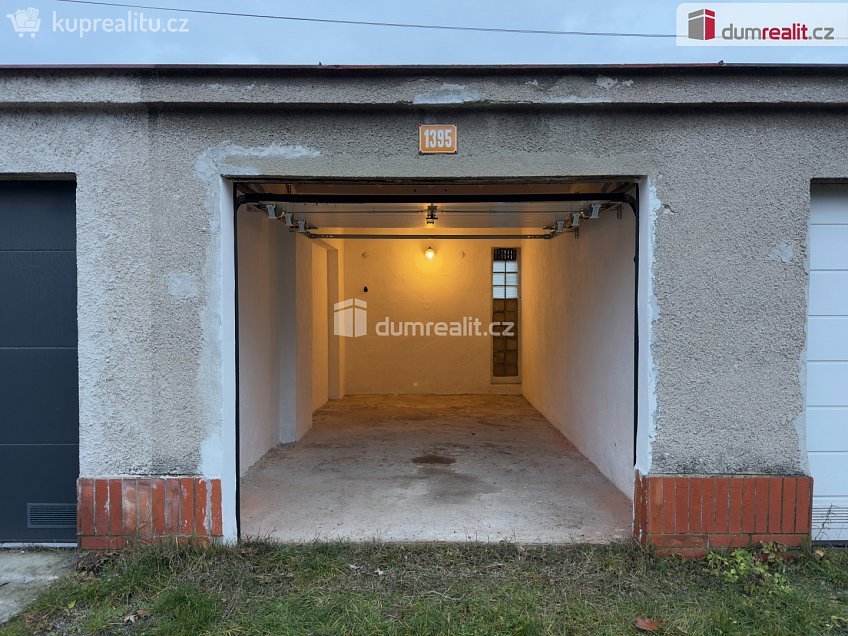 Prodej  garáže 18 m^2 Litevská, Kladno 