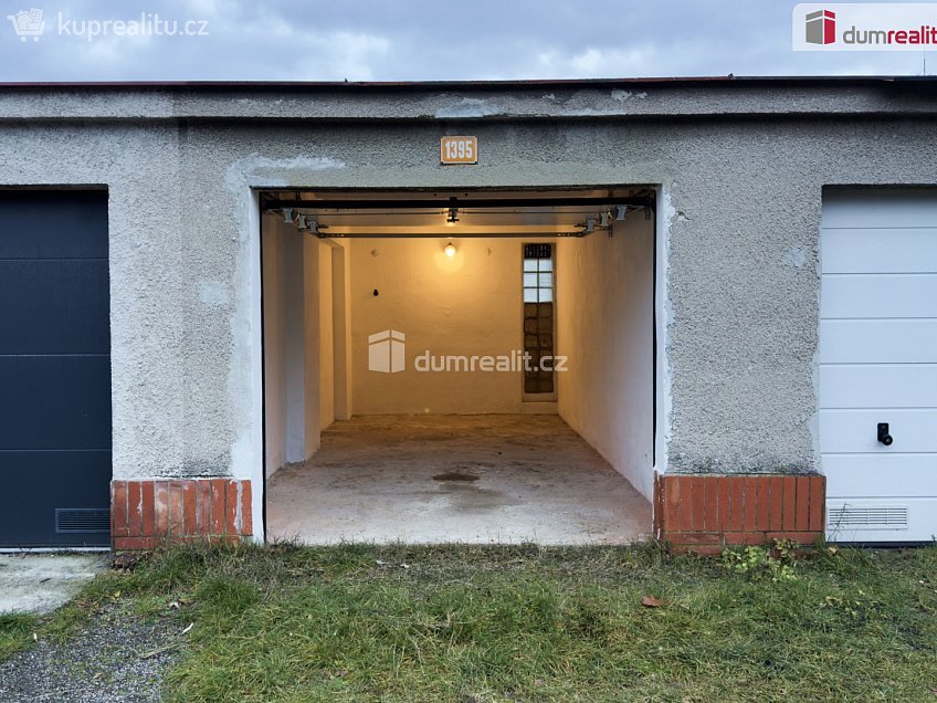 Prodej  garáže 18 m^2 Litevská, Kladno 