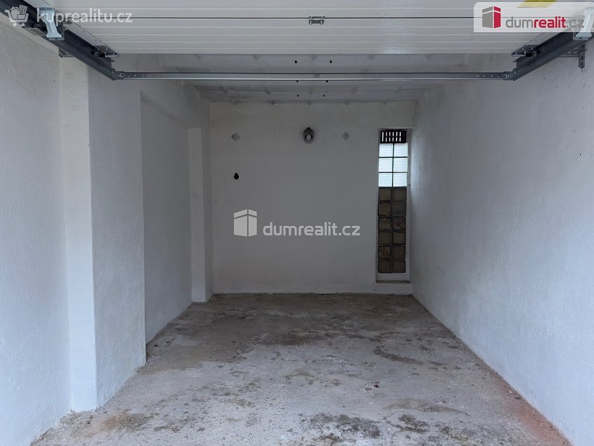 Prodej  garáže 18 m^2 Litevská, Kladno 