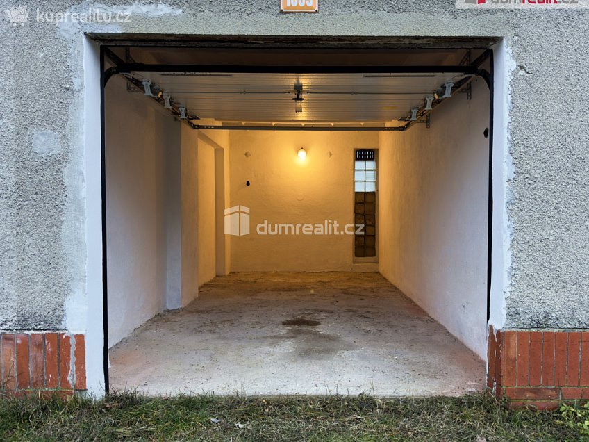 Prodej  garáže 18 m^2 Litevská, Kladno 