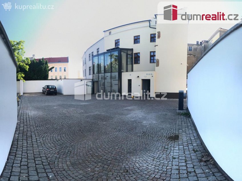 Pronájem bytu 1+kk 49 m^2 Dolní náměstí, Opava 